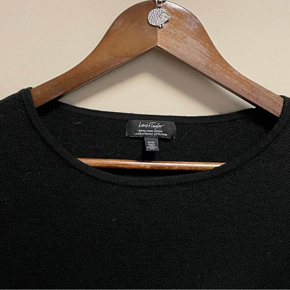 Lord & Taylor Black 100% Merino Wool Sweater Women’s Size Medium - Picture 2 of 10